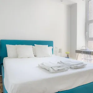 Sunlit 1 Bedroom Via Pirelli Appartamento